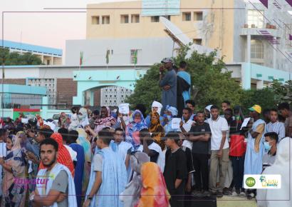 جوانب من الوقفة الاحتجاجية المنددة بجريمة اغتصاب فتاة في مقاطعة دار النعيم