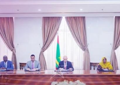 رئيس الجمهورية يجتمع بأعضاء حملة مرشح موريتانيا لرئاسة البنك الإفريقي للتنمية